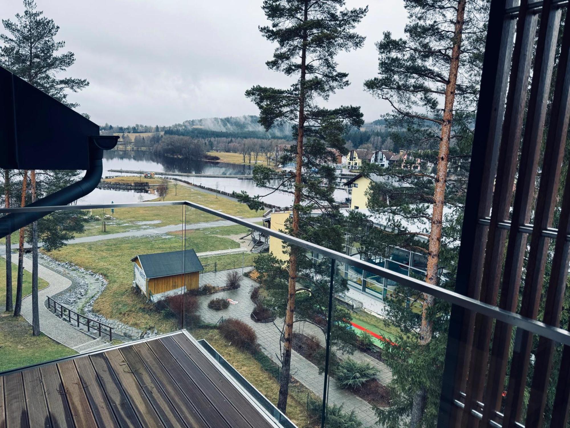 Molo Lipno Resort Luxusni Apartman 4Kk チェスキー クルムロフ エクステリア 写真